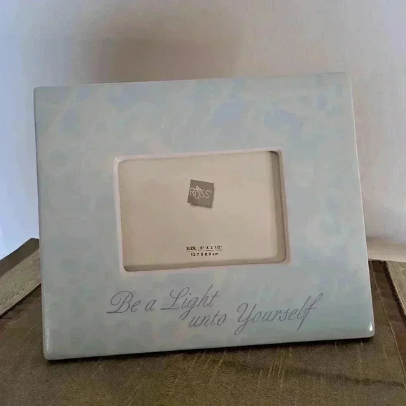 Frame HAND PAINTED RUSS 5 X 3 1/2 - Picture 3 of 3